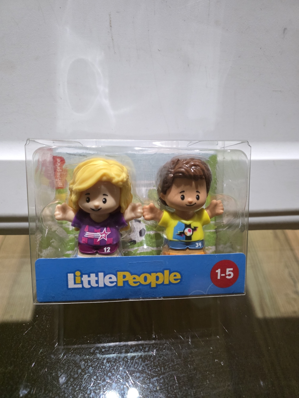 Fisher-Price Little People Duo – Yellow & Purple Soccer Players